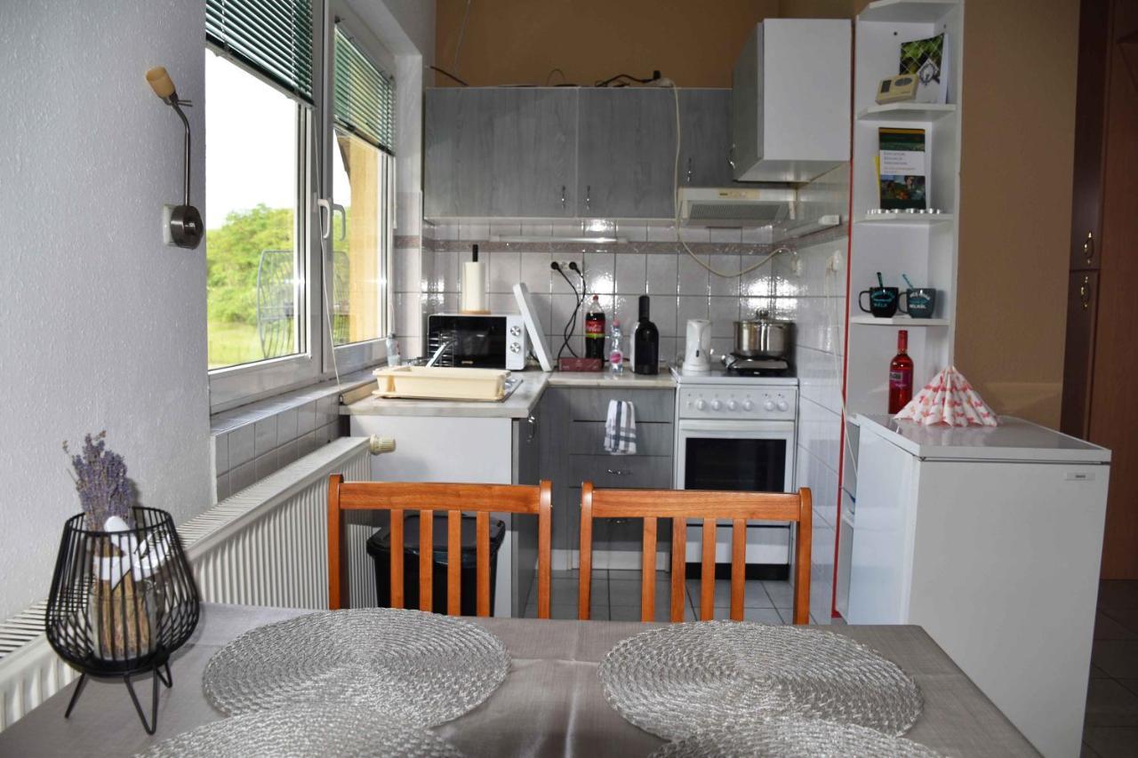 Pilikan Apartments - Park, Agroturism, Vineyard & Farm 체르젝토마 외부 사진