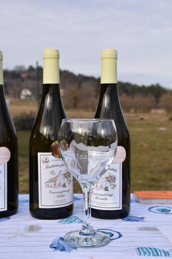 Pilikan Apartments - Park, Agroturism, Vineyard & Farm 체르젝토마 외부 사진